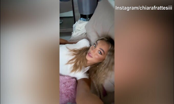 Ecco Chiara Frattesi versione...cantante