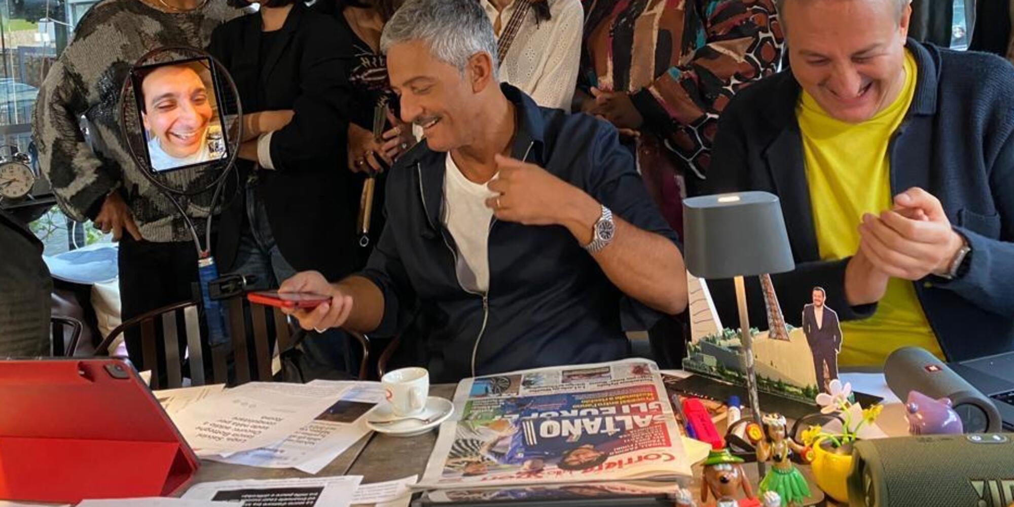 Fiorello sfoglia il Corriere dello Sport-Stadio a Viva Rai 2: "Scommesse? Questi saltano gli Europei"