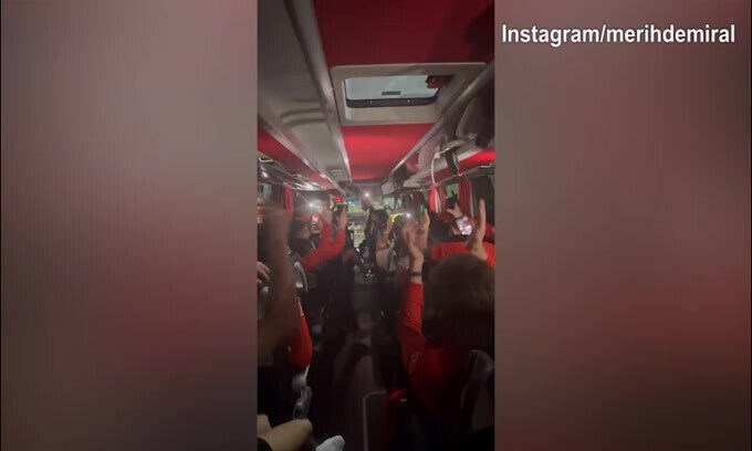 Turchia, pass staccato per Euro 2024: grande festa sul pullman