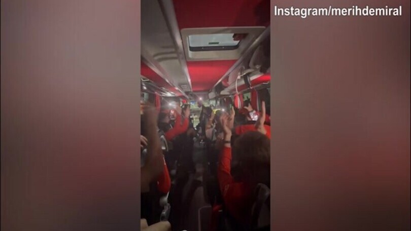 Turchia, pass staccato per Euro 2024: grande festa sul pullman