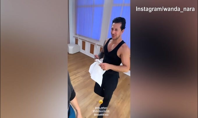 Ballando con le Stelle, Wanda Nara "esausta": "Quante ore ancora?"
