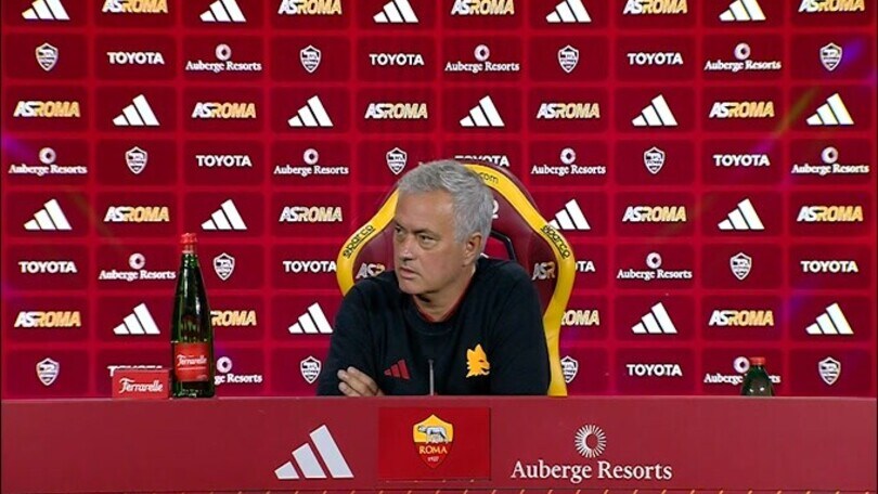 Mourinho: "Parole Palladino? Non abbasso il mio livello"
