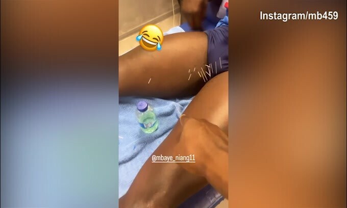 Balotelli dispettoso, Niang si "arrabbia"