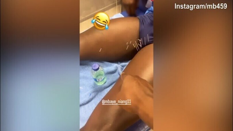 Balotelli dispettoso, Niang si "arrabbia"