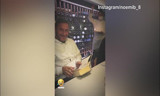 Festa a sorpresa per Totti a Tokyo