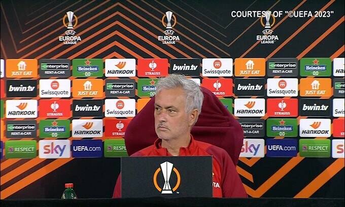 Mourinho: "Con me e gli altri due pesi e due misure"