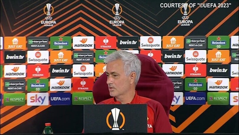 Clamoroso Mou: in conferenza cerca il numero di Stepanek