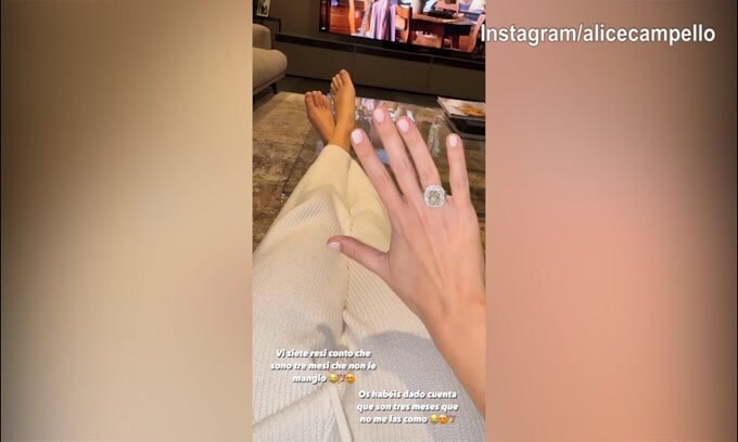 Alice "festeggia": "3 mesi senza mangiarmi le unghie"