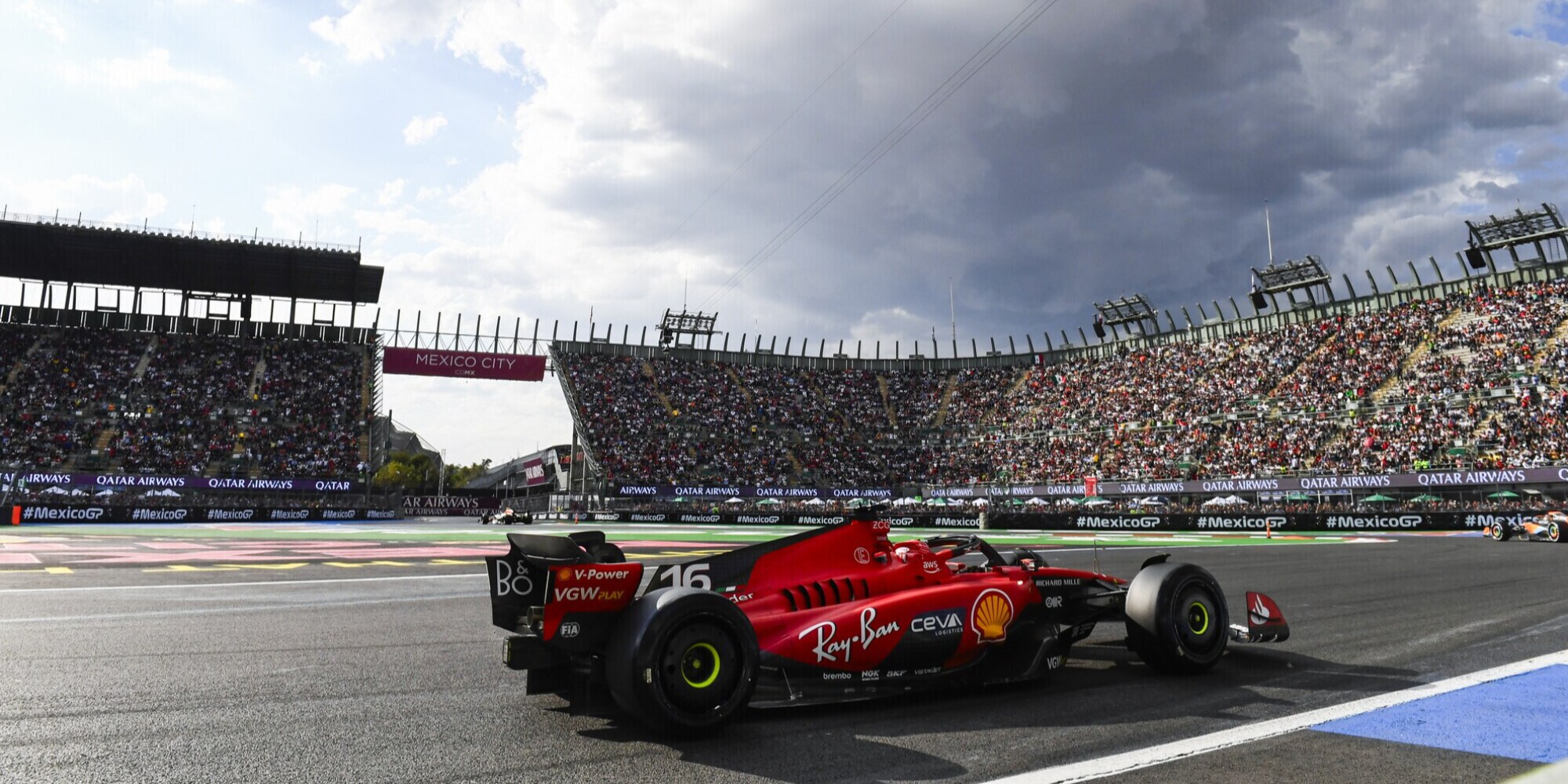 F1 Messico, Norris e Leclerc inseguono Verstappen in FP2