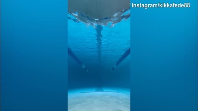 Federica Pellegrini verso l'ottavo mese: eccola in piscina