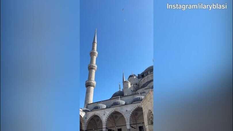 Prosegue il tour per Istanbul di Ilary Blasi