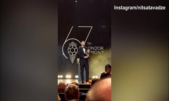 Pallone d'oro, lady Kvaratskhelia riprende la proclamazione di Messi