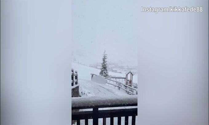Improvvisamente inverno: a Livigno nevica, Federica Pellegrini riprende