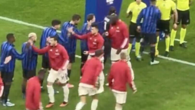 Barella ha dato la mano a Lukaku: l'inquadratura che scioglie i dubbi