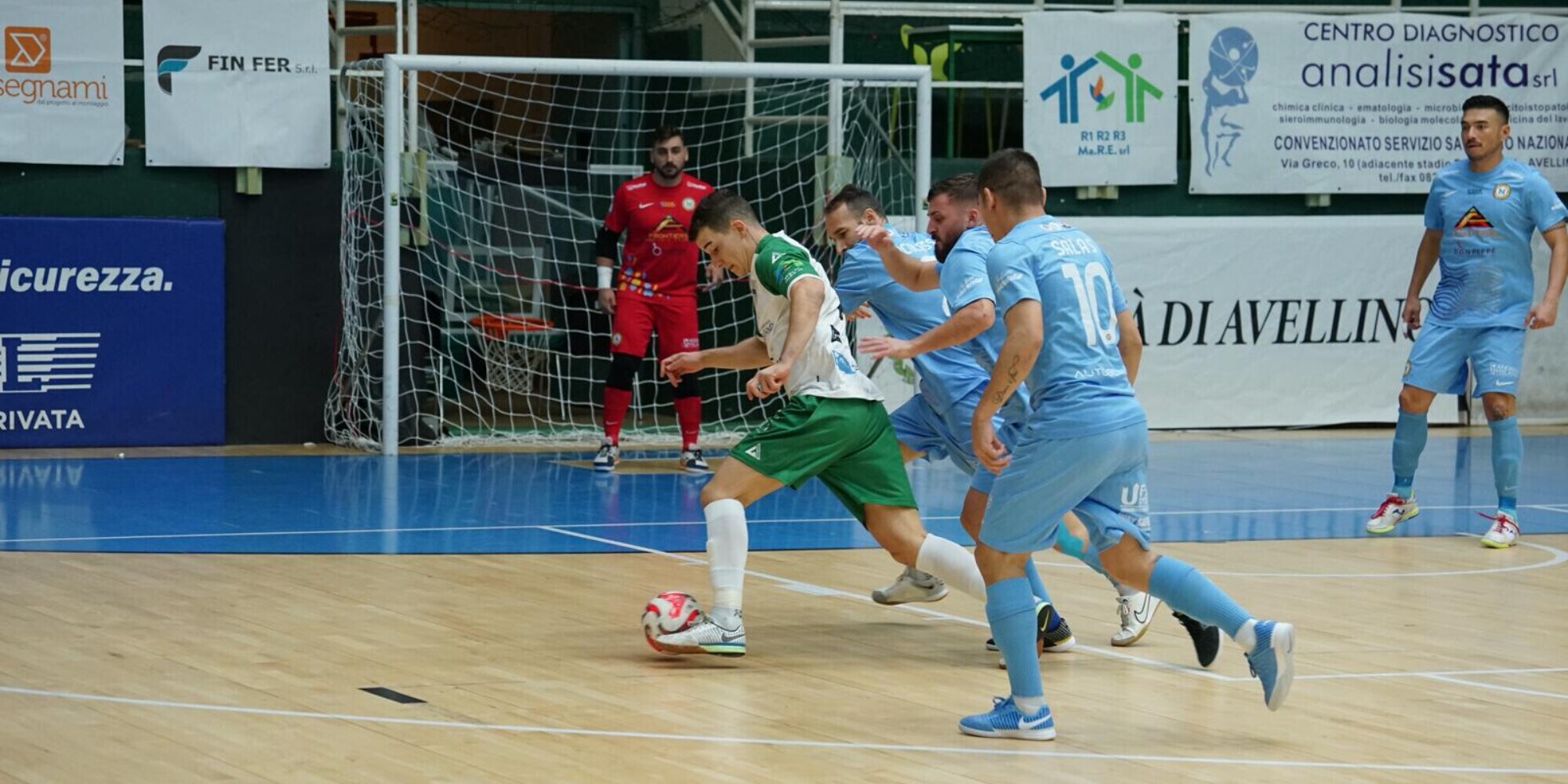 Follia ad Avellino: scontri e feriti per il derby tra Sandro Abate e Napoli