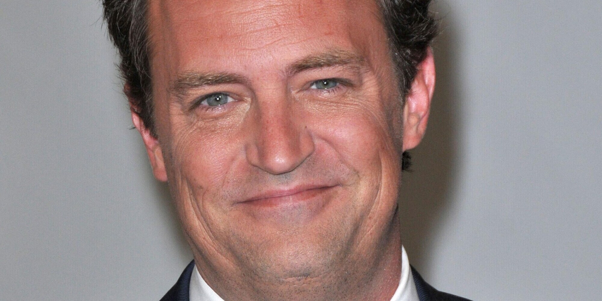 Clamoroso: per la morte di Matthew Perry si indaga anche per omicidio e rapina