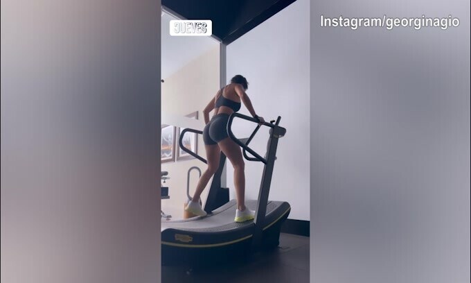 Georgina Rodriguez, giovedì mattina di corsa in palestra