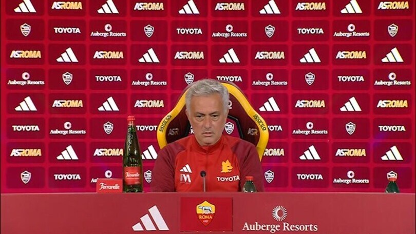 Mourinho: "Nel calcio c'è tanta gente che è arrivata con il paracadute"