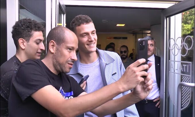 Inter, Pavard si ferma per la lussazione al ginocchio