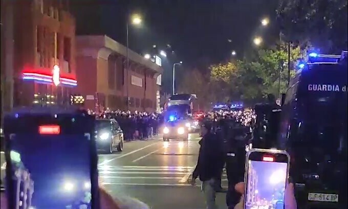 Milan, che entusiasmo per l'arrivo della squadra a San Siro