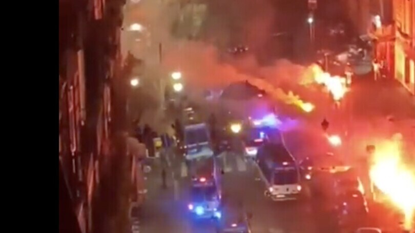 Napoli, tifosi dell'Union Berlino in città: scontri con la Polizia
