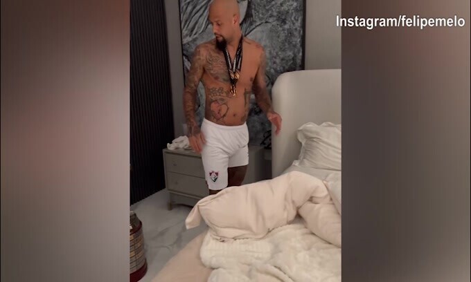 Felipe Melo, buonanotte con...i trofei delle Copa Libertadores