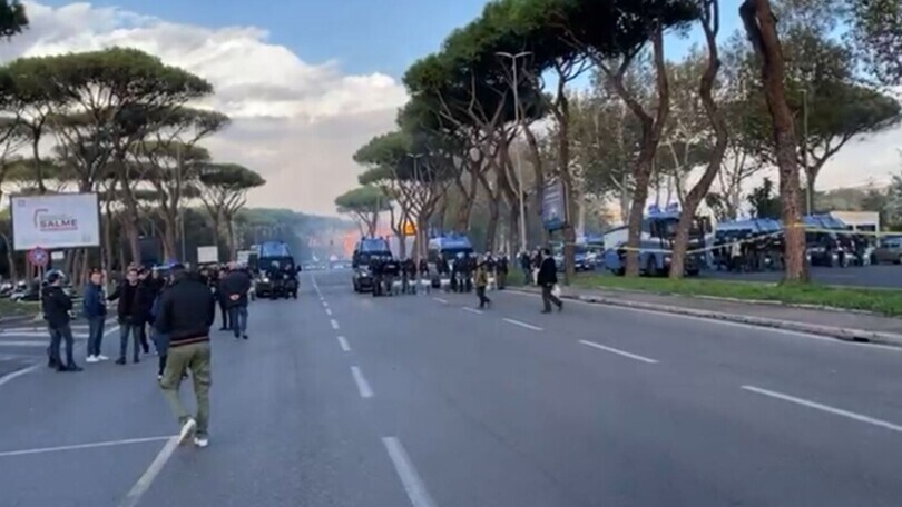 Lazio-Roma, cordone di sicurezza tra Ponte Milvio e l'Olimpico