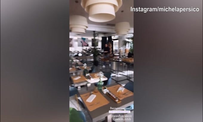 Michela Persico e Daniele Rugani sul lungomare di Alassio