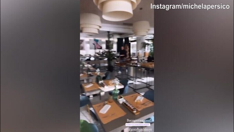 Michela Persico e Daniele Rugani sul lungomare di Alassio