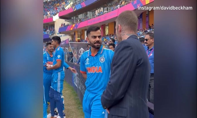David Beckham, a colloquio con un grande giocatore di cricket