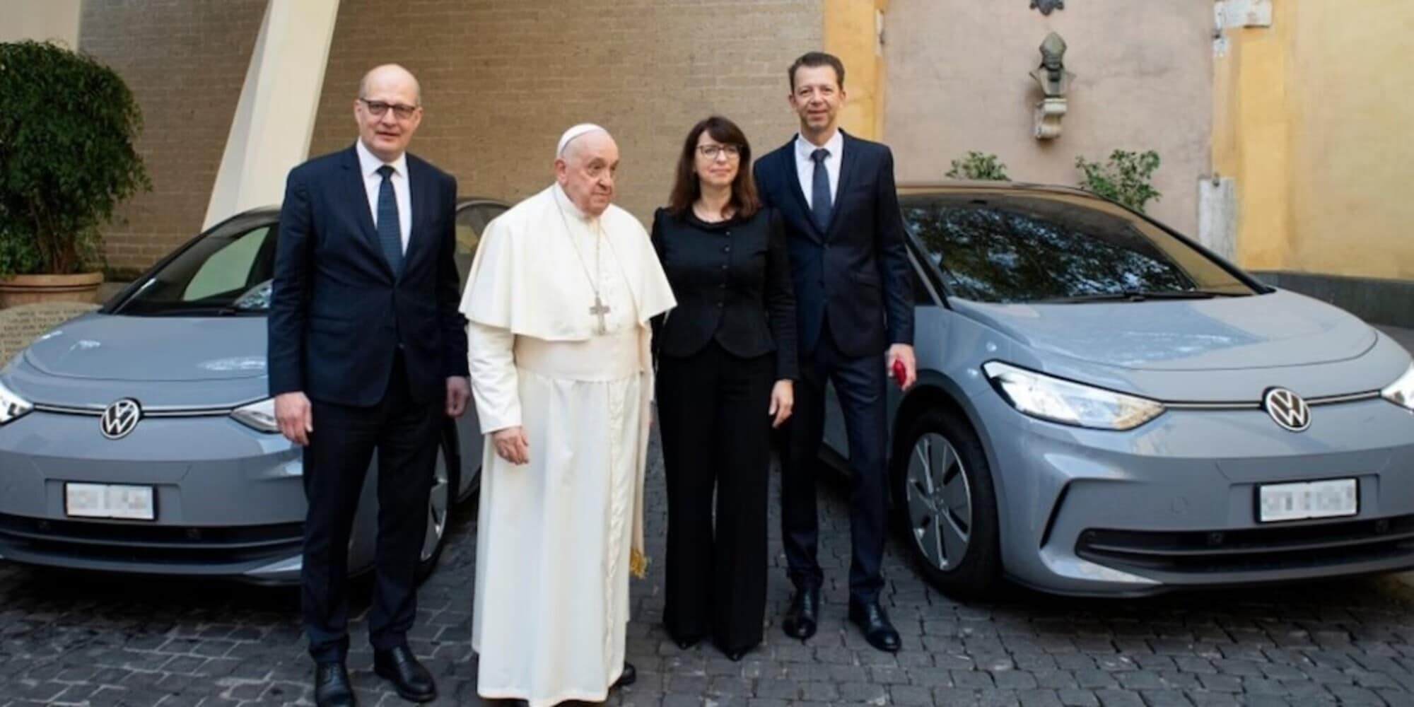 Il Vaticano diventa "elettrico" con le nuove Volkswagen ID.