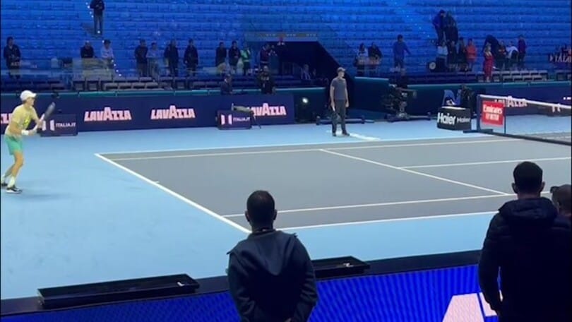 Sinner è carico: l’allenamento prima della semifinale con Medvedev