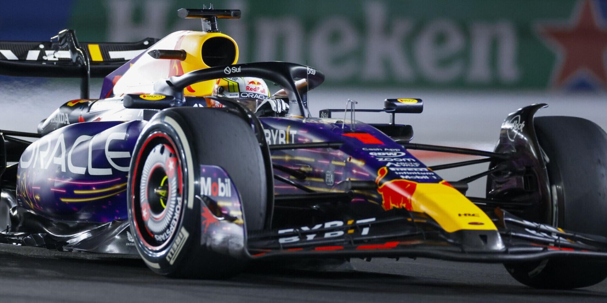 F1, Verstappen trionfa a Las Vegas: Ferrari seconda con Leclerc