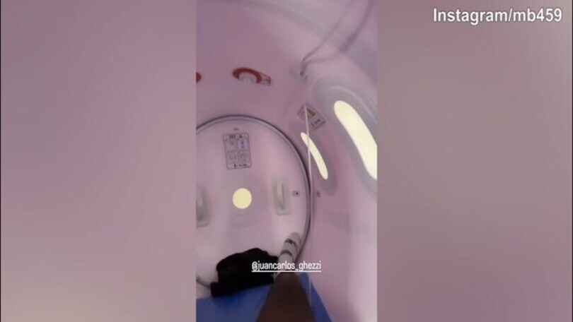 Balotelli chiuso nella camera iperbarica