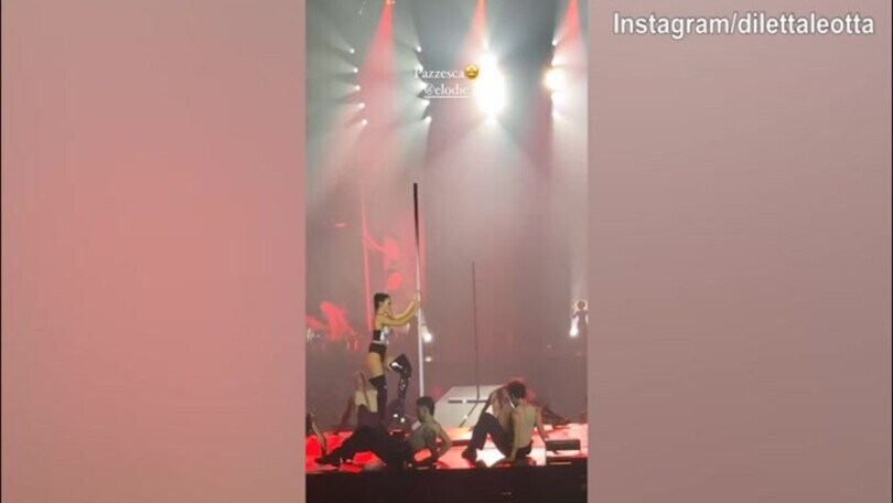 Elodie super sexy, Diletta Leotta e Chiara Ferragni scatenate al concerto!