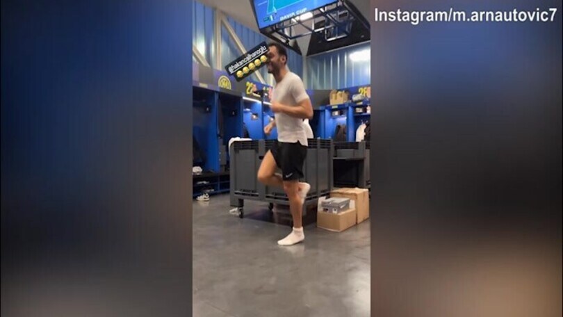 Calhanoglu, ma che fai? Il turco è scatenato nello spogliatoio!