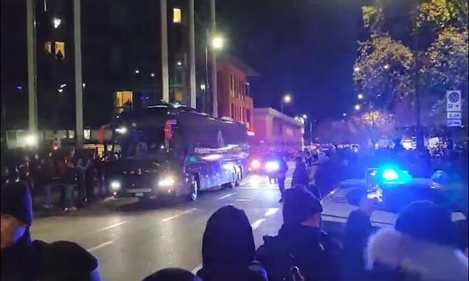 Milan-Fiorentina, l'arrivo dei rossoneri allo stadio