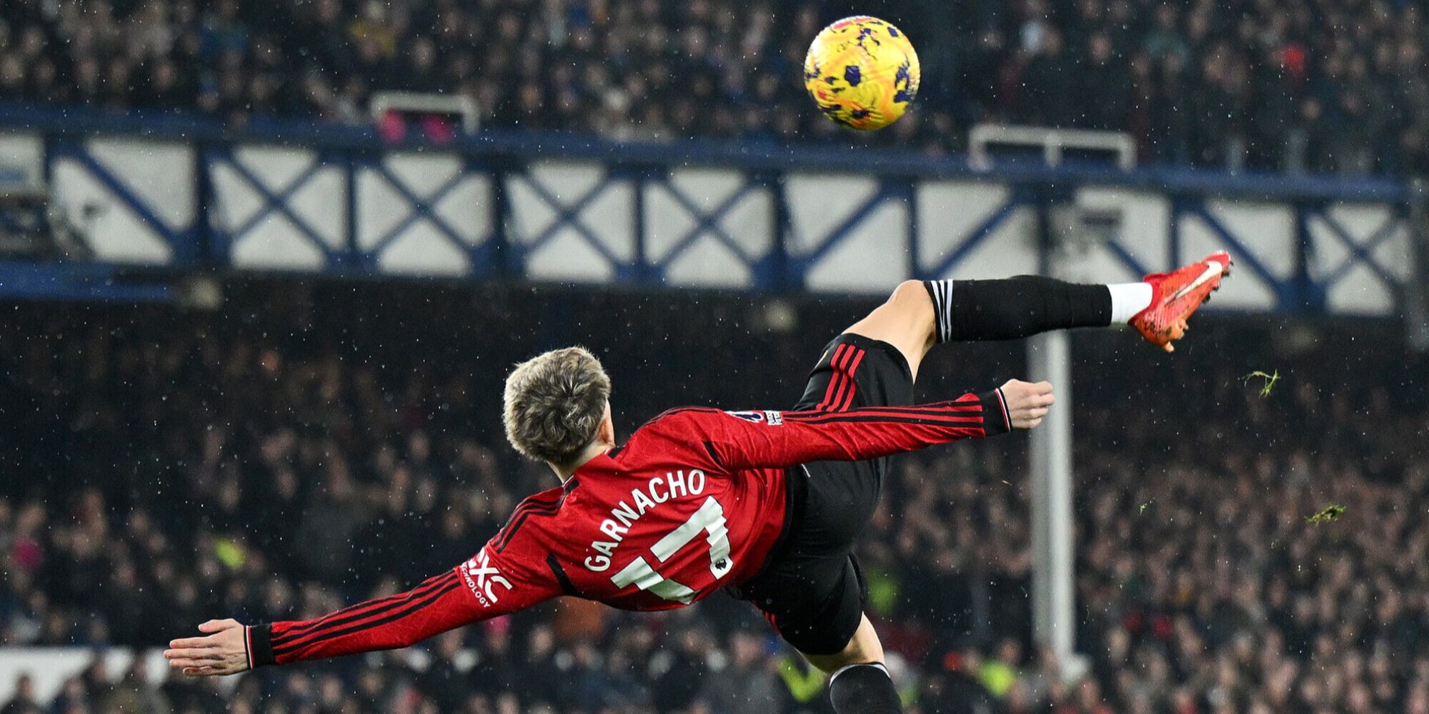 Tottenham ko con l'Aston Villa, Garnacho trascina il Manchester United