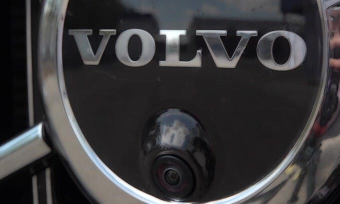 Nuova Volvo XC60: come va in strada il Suv ibrido plug-in