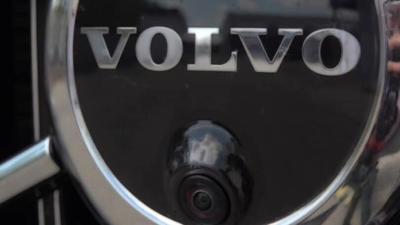 Nuova Volvo XC60: come va in strada il Suv ibrido plug-in