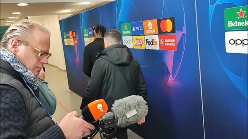 Milan, la delusione di Leao mentre lascia lo stadio