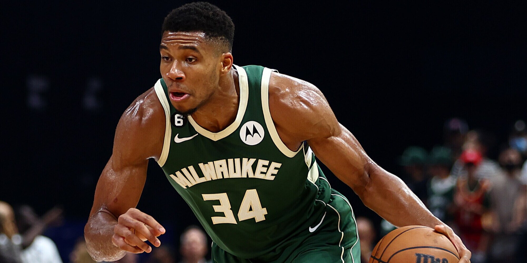 Nba, Milwaukee batte Miami e chiude in vetta. Definiti i quarti della Coppa