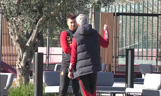 Roma, El Shaarawy e Mourinho parlano prima dell'allenamento