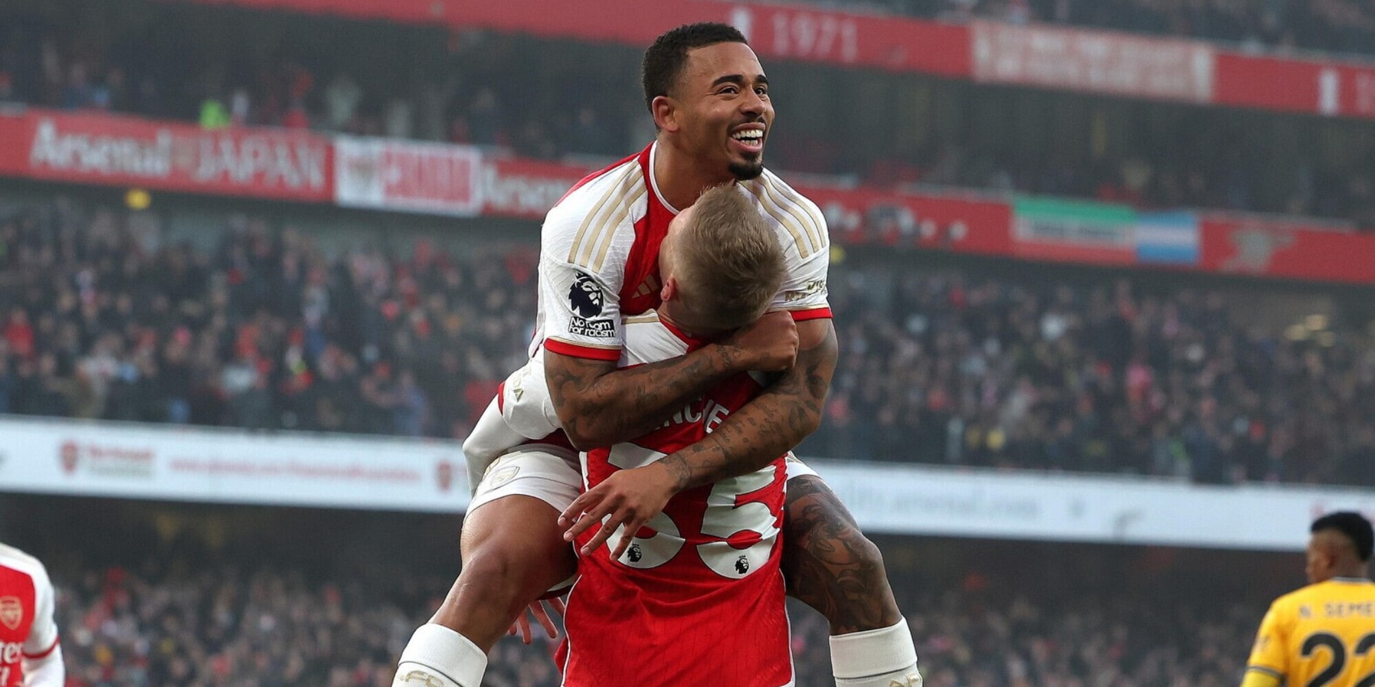 Premier, l'Arsenal resta in vetta: 2-1 al Wolverhampton. United ko
