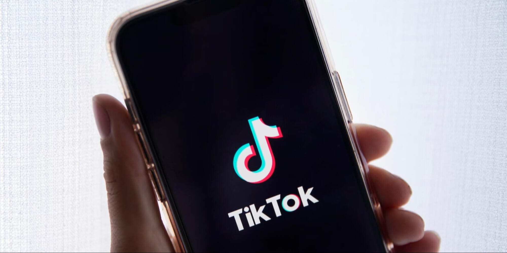 Euro 2024, rivoluzione social: l’Uefa accredita gli influencer di Tik Tok