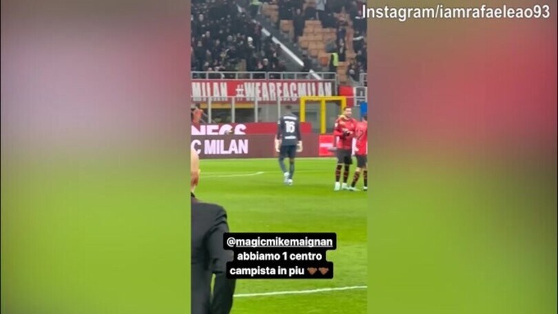 Milan, Leao si complimenta con Maignan: "Abbiamo un centrocampista in più..."
