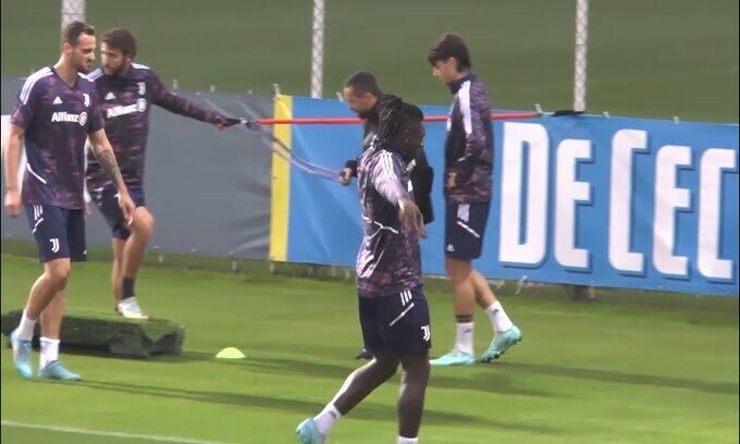 Juve, Kean come Leao: esordio nella musica