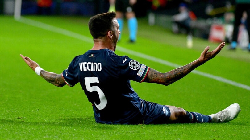 Lazio, Vecino escluso. Bove: "I calciatori non sono ignoranti"