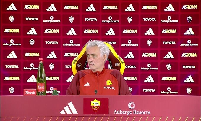 Mourinho sul futuro: "Non ne ho parlato con la proprietà"