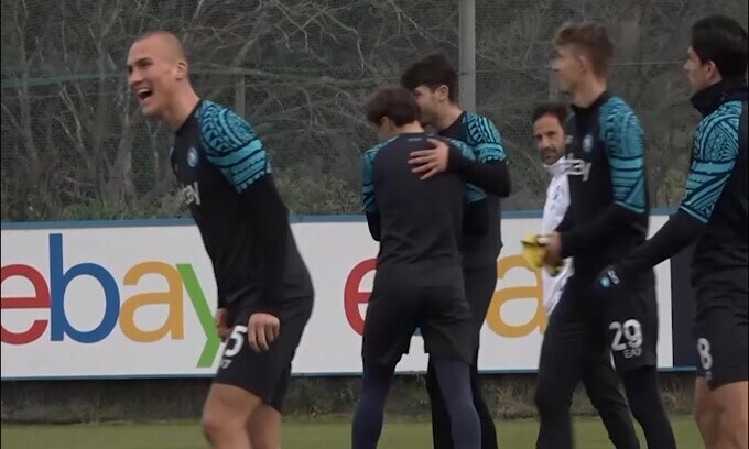 Napoli, allenamento tra i sorrisi in vista del Braga